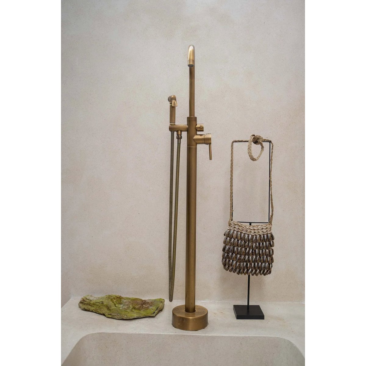 The Shell Purse on Stand - LUXONAS HOME