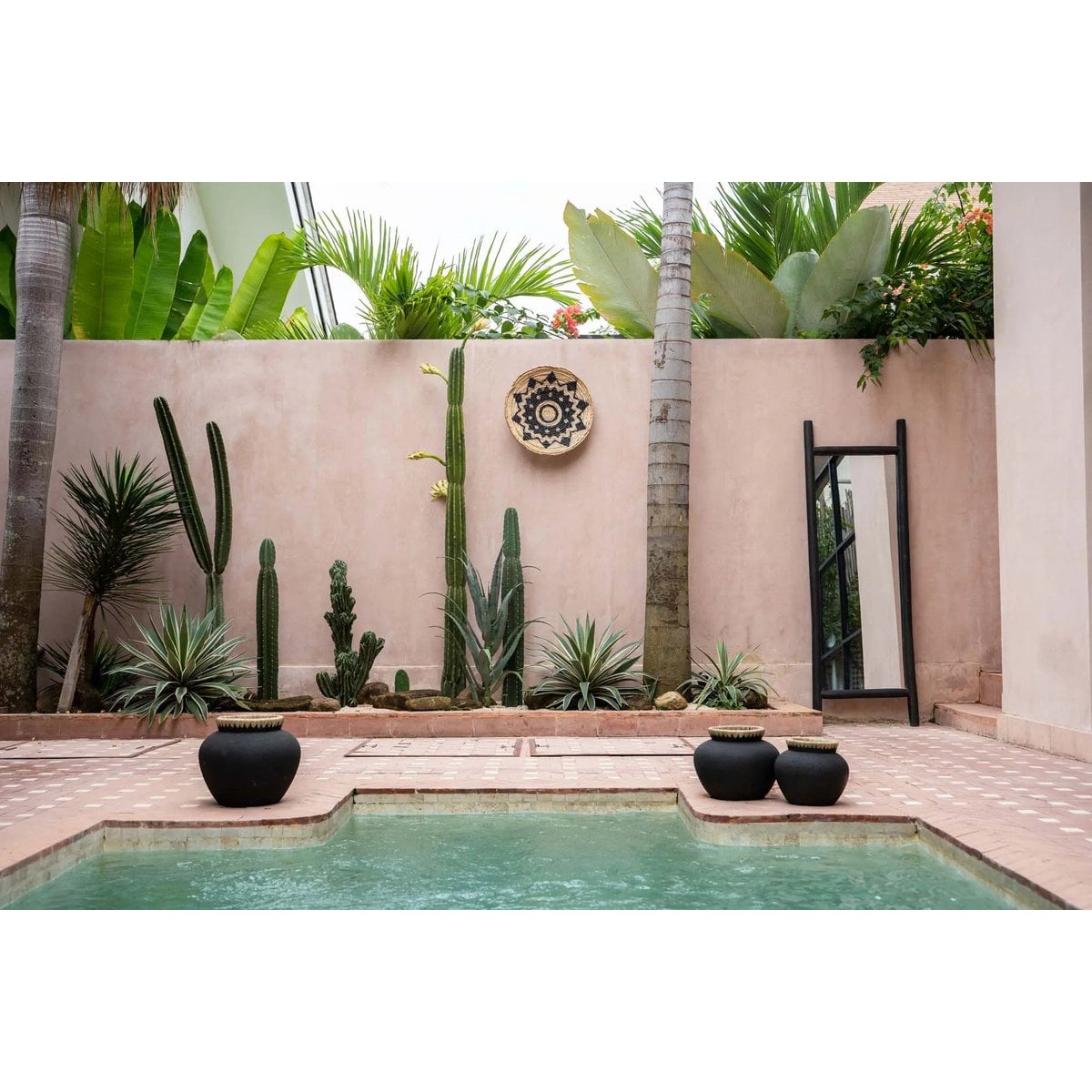 The Styly Vase - Black Natural - M - LUXONAS HOME