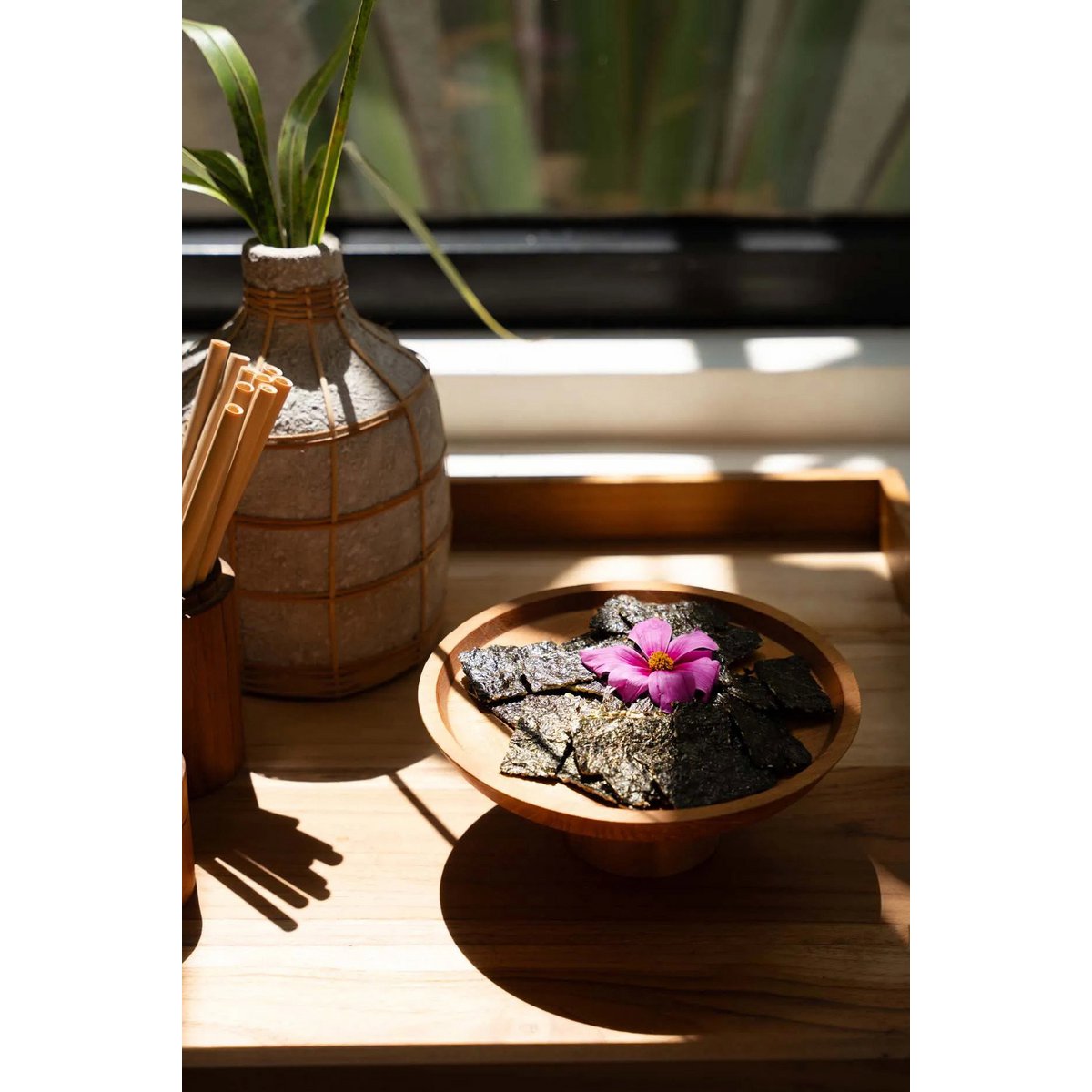 The Teak Root Cake Dish - S - LUXONAS HOME