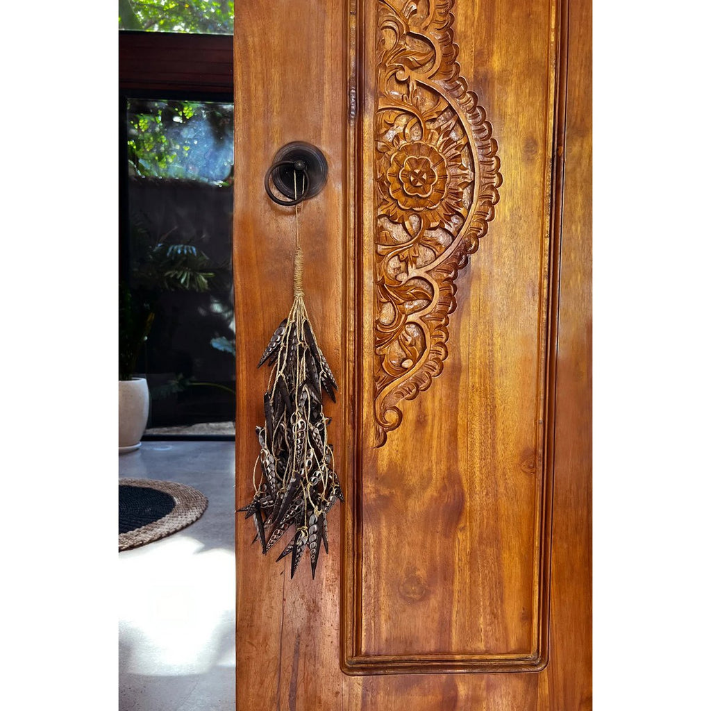 The Unicorn Shell Tassel - Brown - LUXONAS HOME