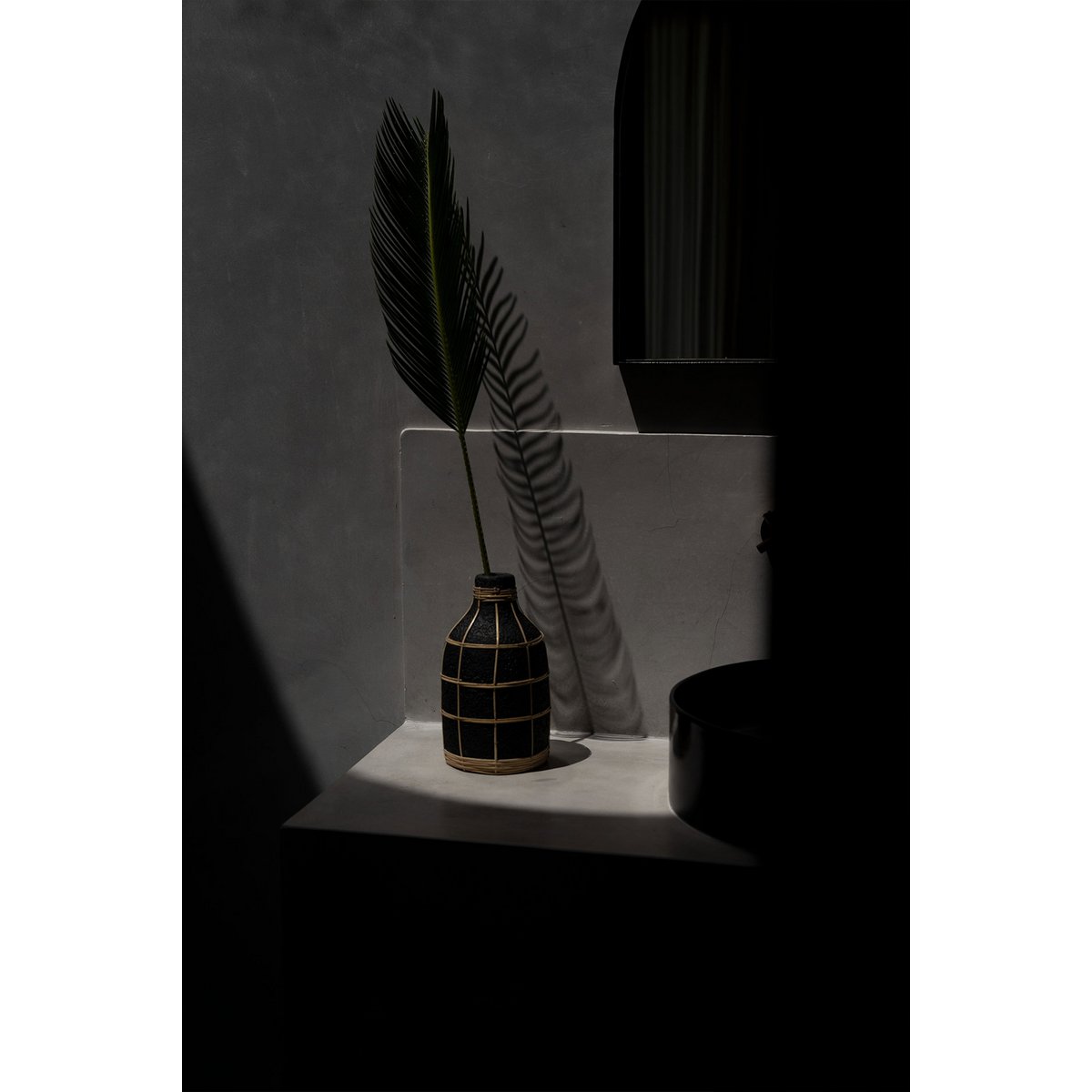 The Whoopy Vase - Black Natural - L - LUXONAS HOME