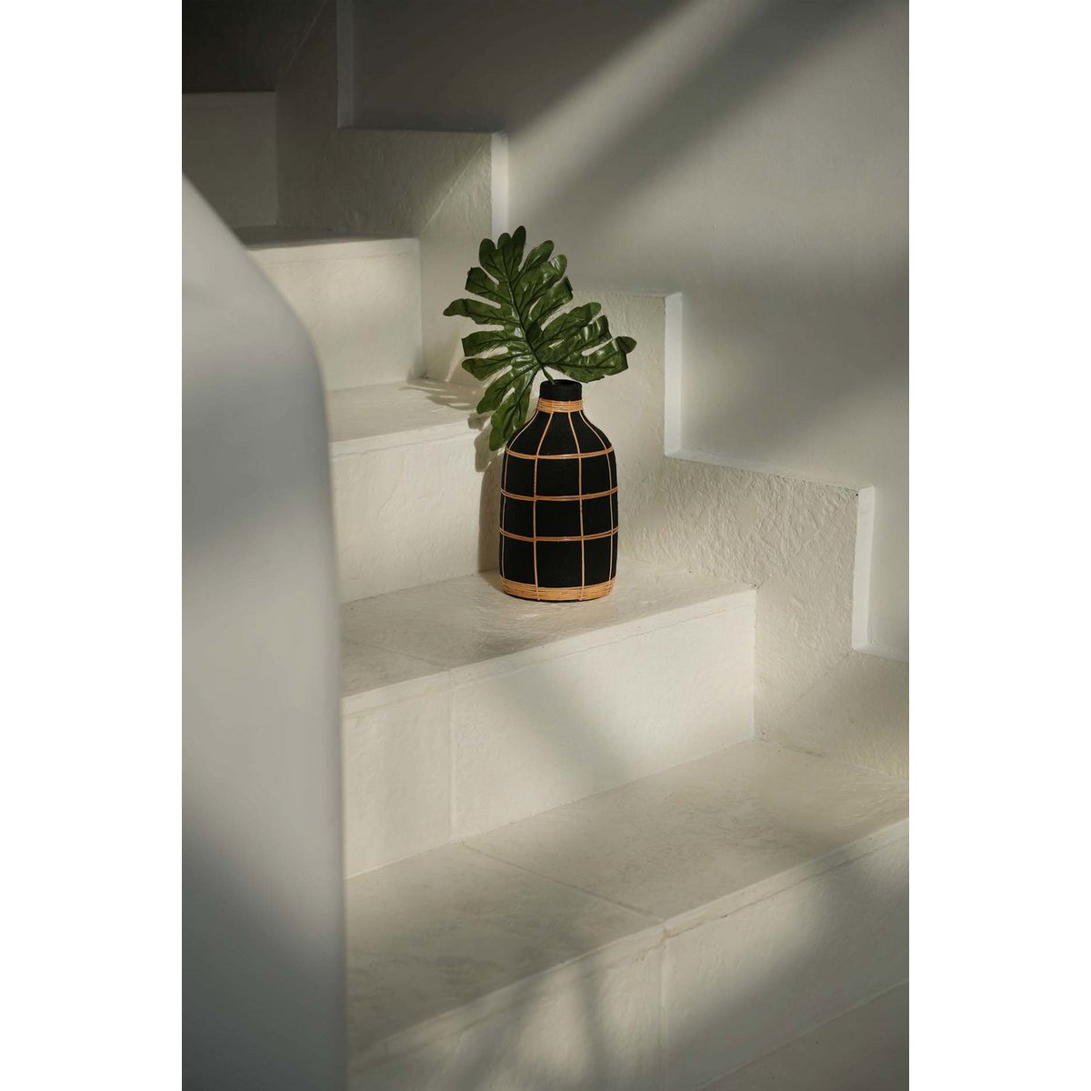 The Whoopy Vase - Black Natural - M - LUXONAS HOME