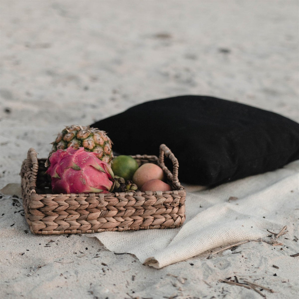 Tray BESAKIH made of Water Hyacinth (3 sizes) - LUXONAS HOME