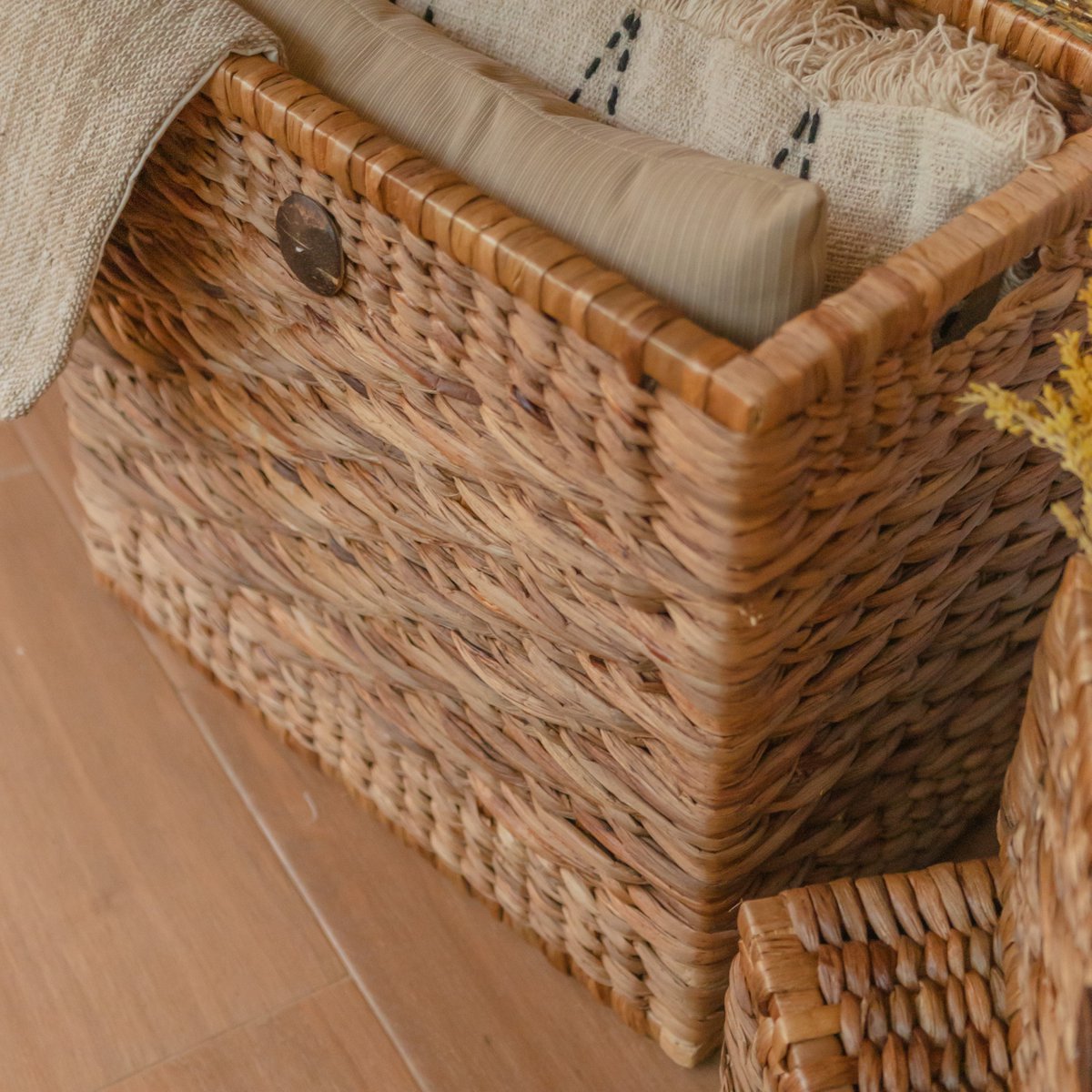 Trunk Basket | Laundry Basket with Lid KELANA made from Water Hyacinth (2 sizes) - LUXONAS HOME