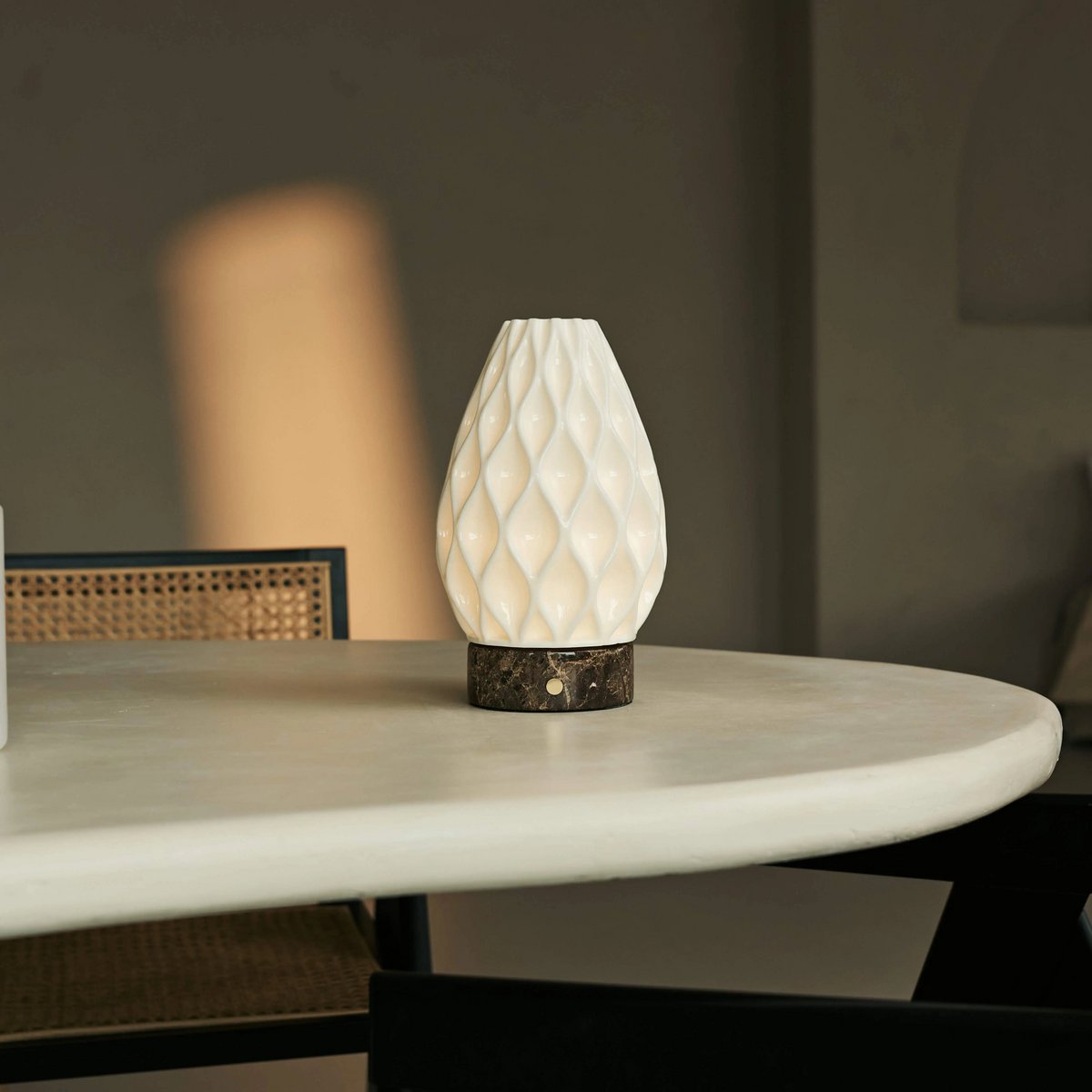 Vela Dark Brown – Emperador Dark Marble Cordless Table Lamp | 3D - Printed Porcelain, Dimmable & Up to 100 Hours of Battery Life - LUXONAS HOME