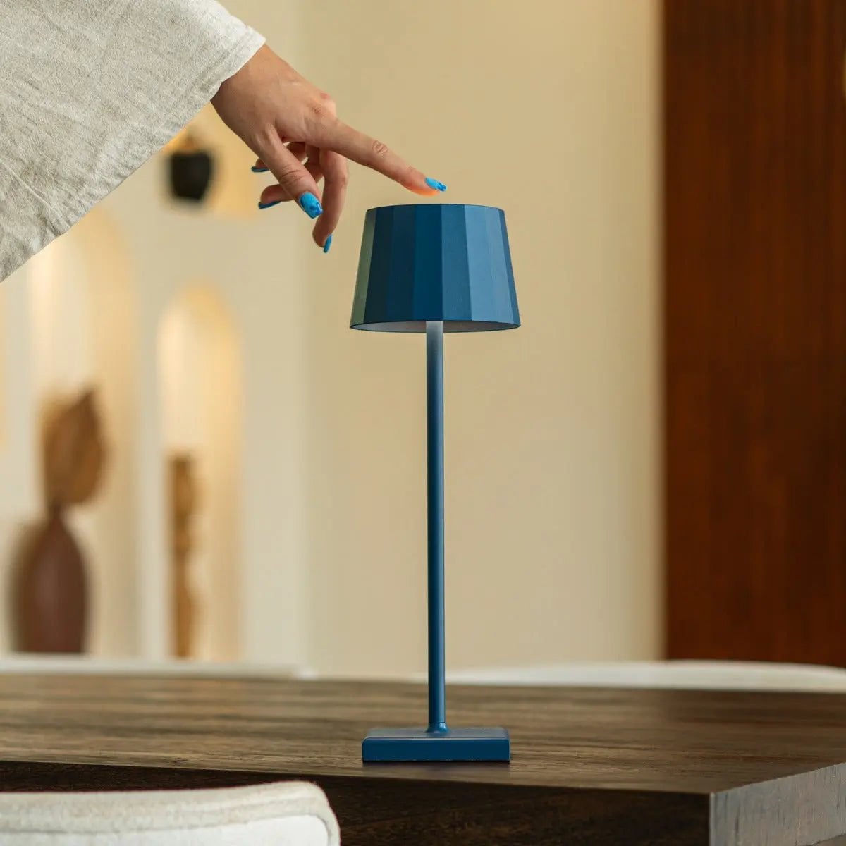 Wouter Delftware Blue Rechargeable Table Lamp | Wireless Charging & 120 - Hour Battery Life - LUXONAS HOME