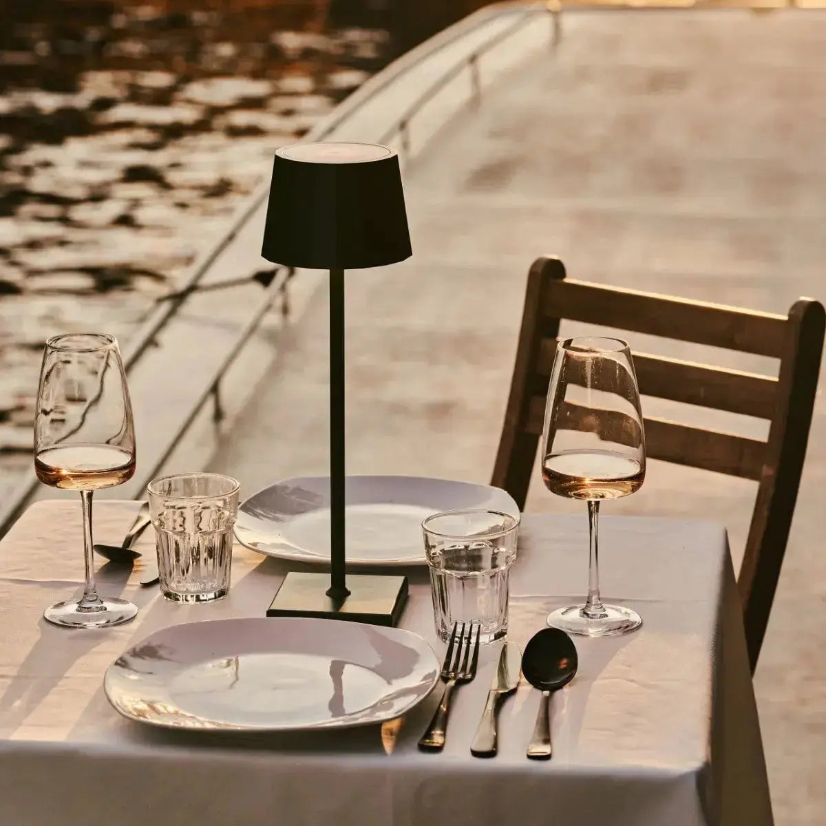 Wouter Delftware Blue Rechargeable Table Lamp | Wireless Charging & 120 - Hour Battery Life - LUXONAS HOME