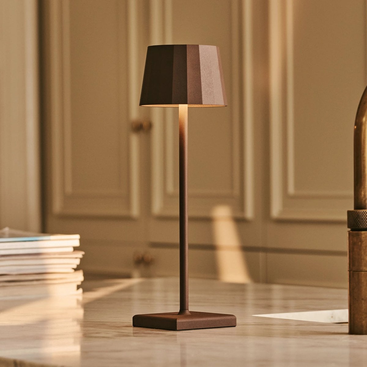 Wouter Mocha Brown Rechargeable Table Lamp | Wireless Charging & 120 - Hour Battery Life - LUXONAS HOME