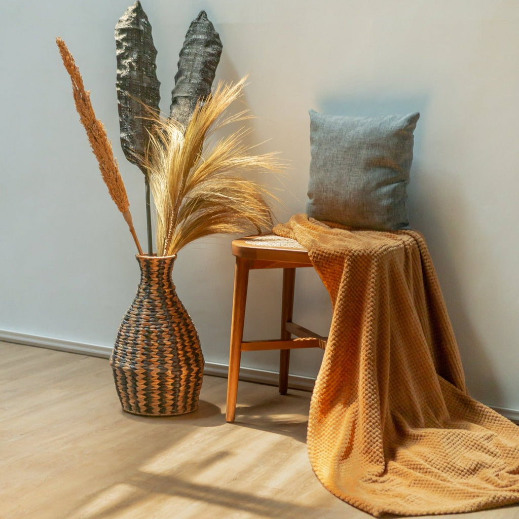 Woven Boho Vase DAYANA Black made from Water Hyacinth - LUXONAS HOME