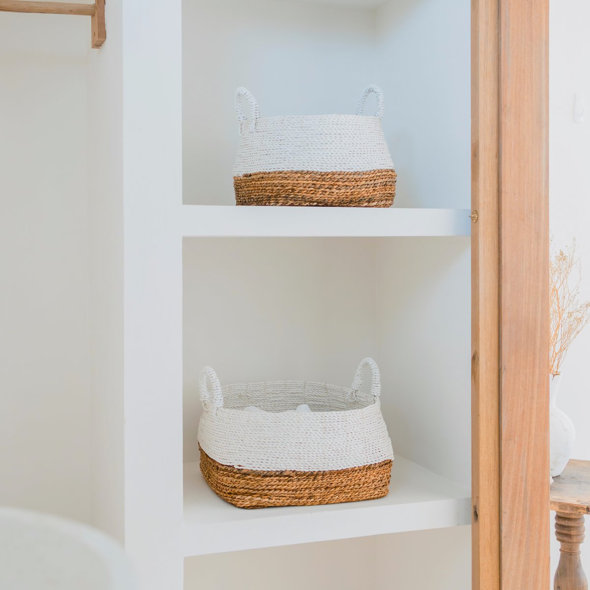 Woven Storage Basket White – Boho Decorative Basket – Square Laundry Basket – Shelf Basket Made of Banana Fibre MAJALENGKA White (3 sizes) - LUXONAS HOME